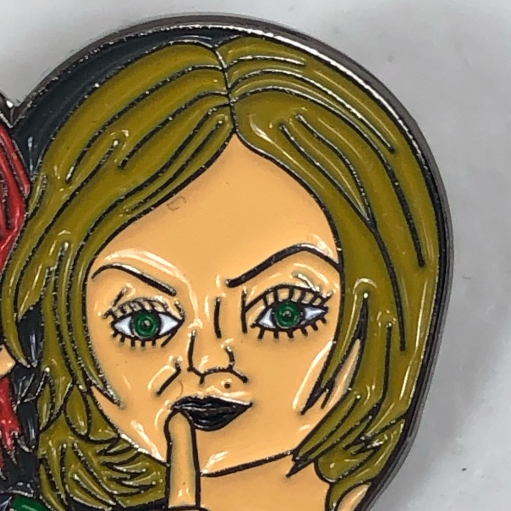 Tiffany Bride Of Chucky Childs Play Horror Heart Pin Lapel - Picture 3 of 11